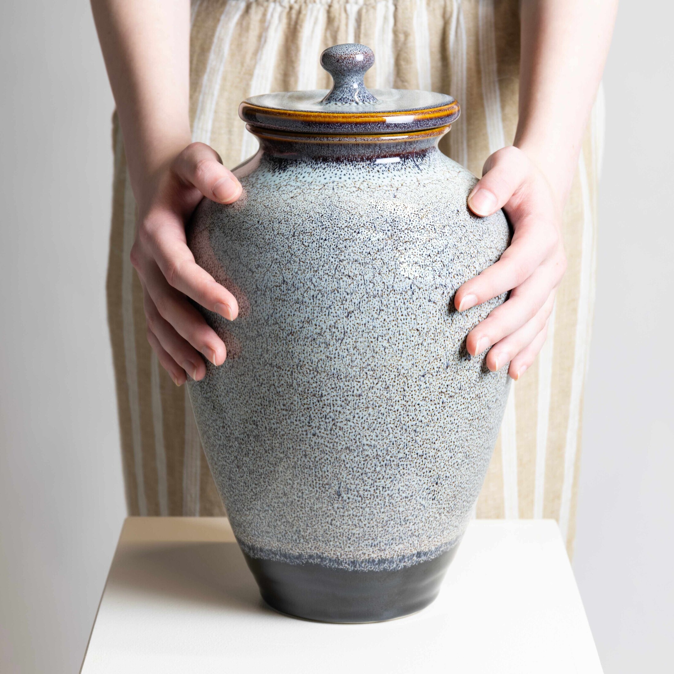 ceramic funeral urn